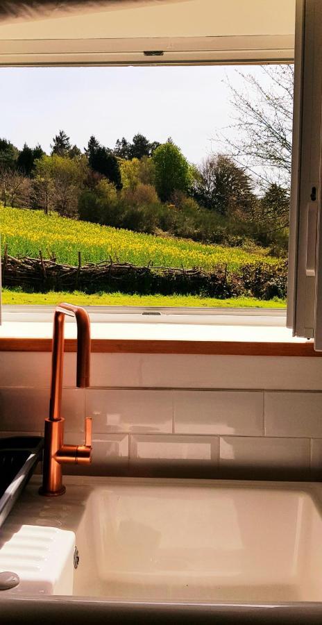Le Vieux Moulin Gites - Detached Cottage With Garden Views And Pool Guégon Esterno foto