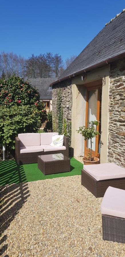 Le Vieux Moulin Gites - Detached Cottage With Garden Views And Pool Guégon Esterno foto