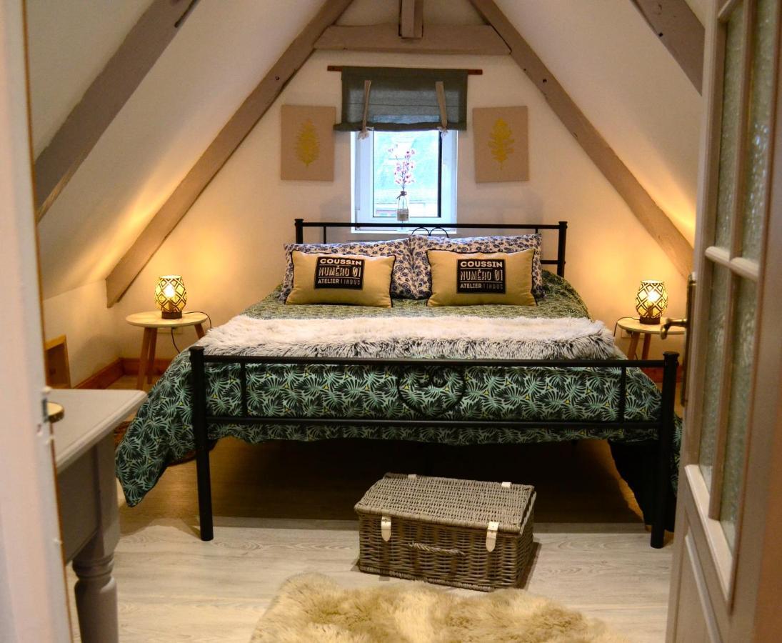 Le Vieux Moulin Gites - Detached Cottage With Garden Views And Pool Guégon Esterno foto