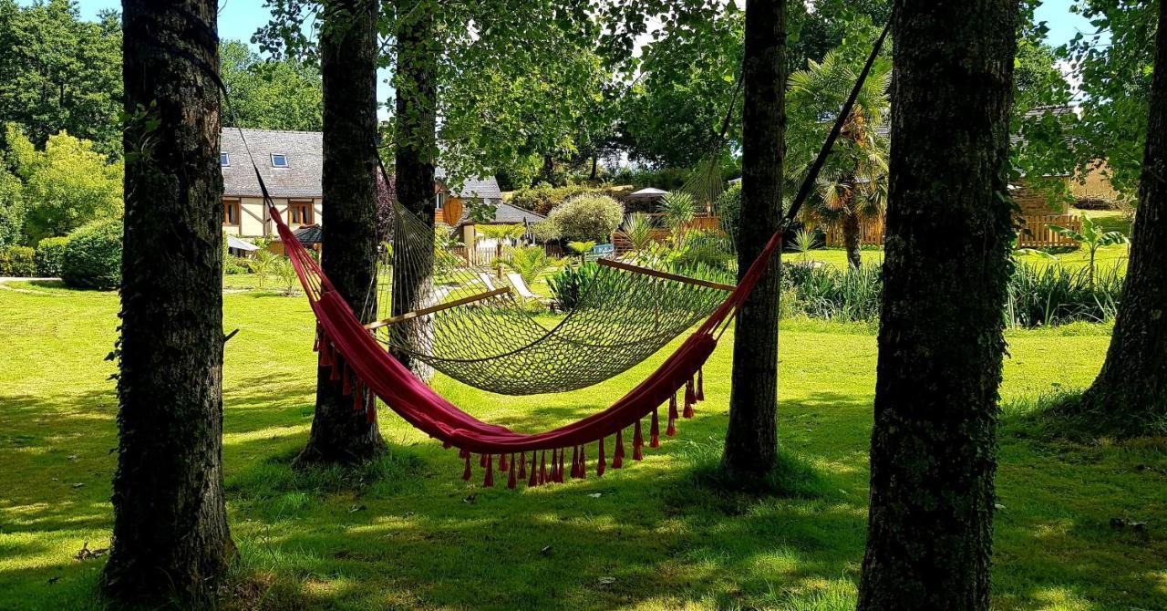 Le Vieux Moulin Gites - Detached Cottage With Garden Views And Pool Guégon Esterno foto