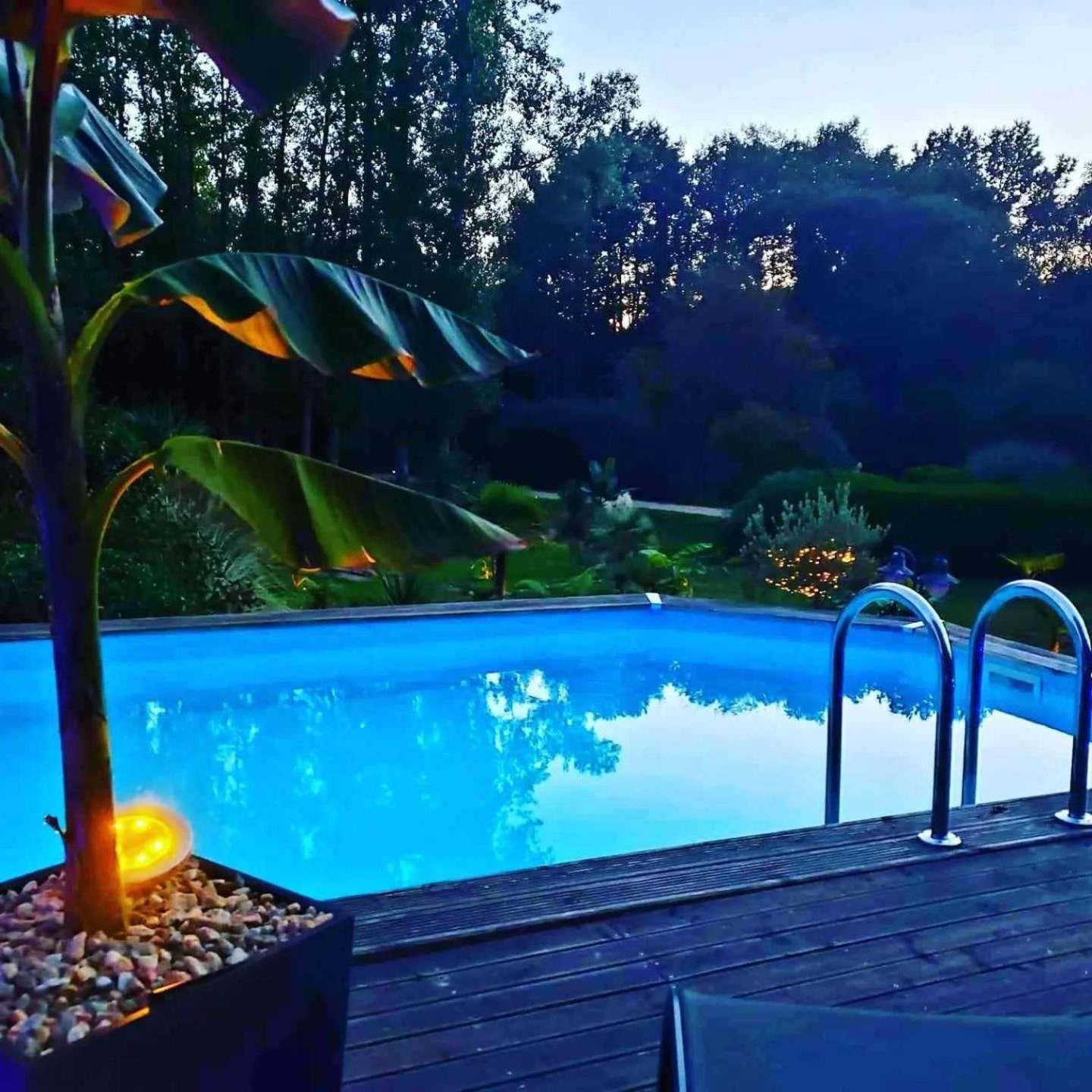 Le Vieux Moulin Gites - Detached Cottage With Garden Views And Pool Guégon Esterno foto